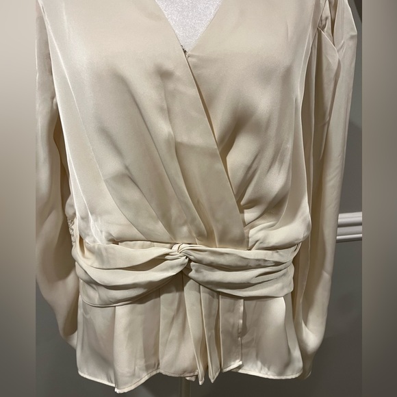 Loft Women's Top - Express Fashion- Satin material. Excellent condition!… - Picture 3 of 7